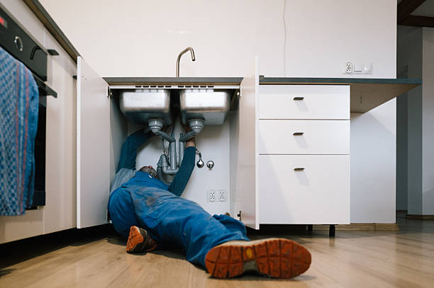 Professional Leak Detection technician working in Hebron, IL